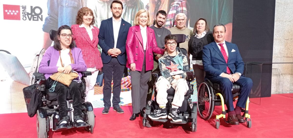 Participantes y personas públicas en el encuentro VII Premios Talento Carné Joven